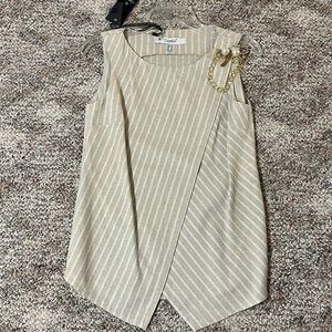 Camelot size small, tan/gold sleeves blouse with Pearl/gold pin, new with tags!